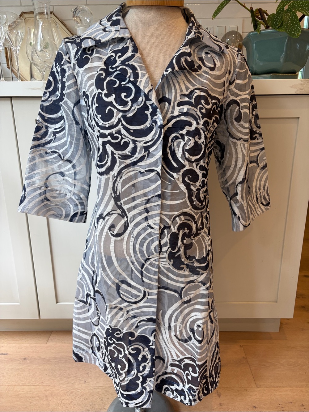 D Exterior Navy & White Swirl print semi sheer fabric evening coat fr Italy 🇮🇹